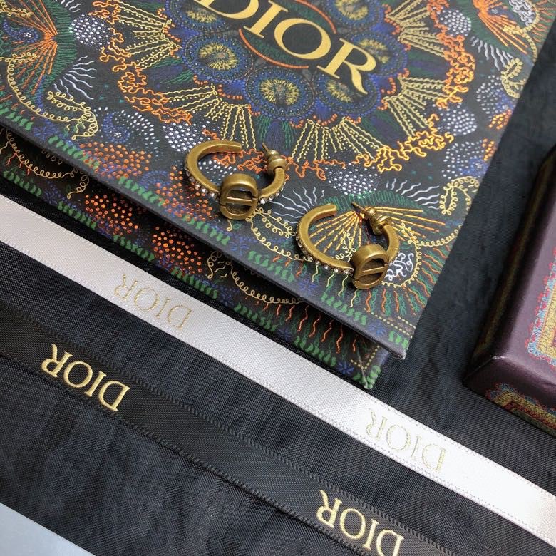 chr1st1an D10r earrings